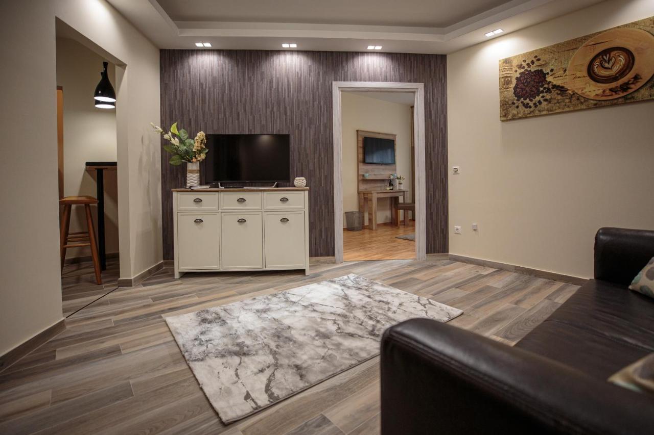 Mokka Apartments Miskolc Bagian luar foto