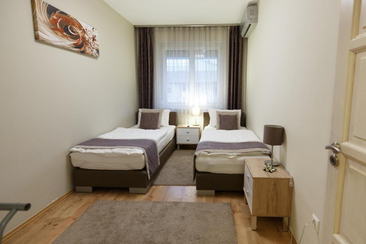 Mokka Apartments Miskolc Bagian luar foto