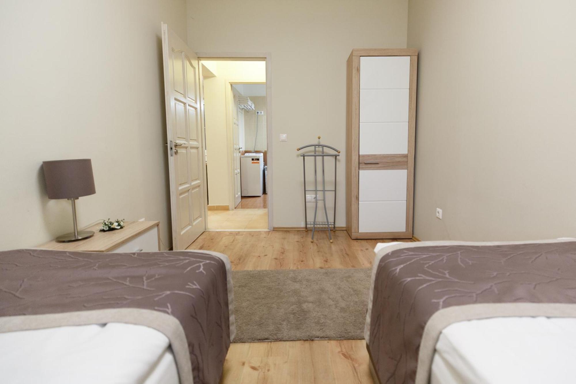 Mokka Apartments Miskolc Bagian luar foto